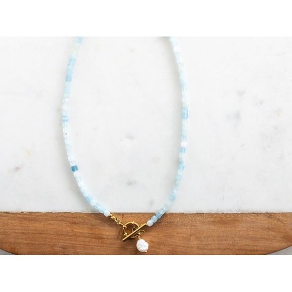 Aquamarine Gemstone Necklace with gold toggle clasp and removeable baroque pearl - Picture 4 of 14